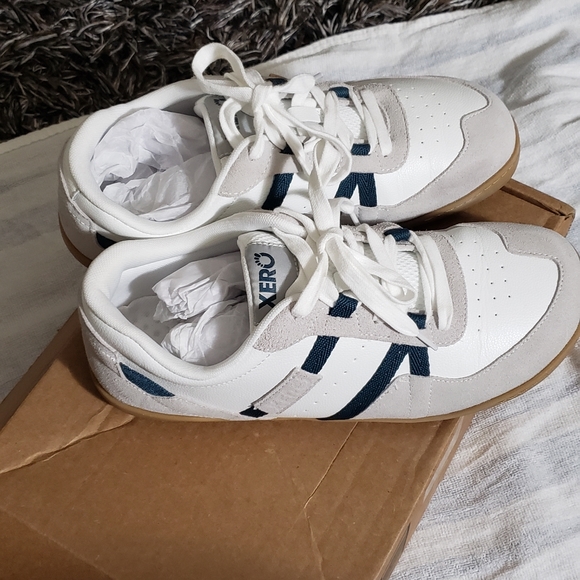 Shoes - Picture 3 of 5